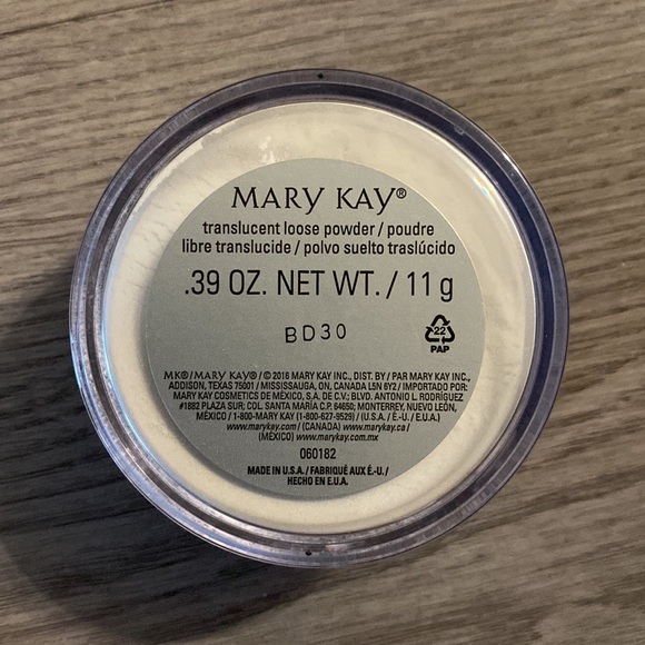 Mary Kay Translucent Powder - Picture 2 of 3
